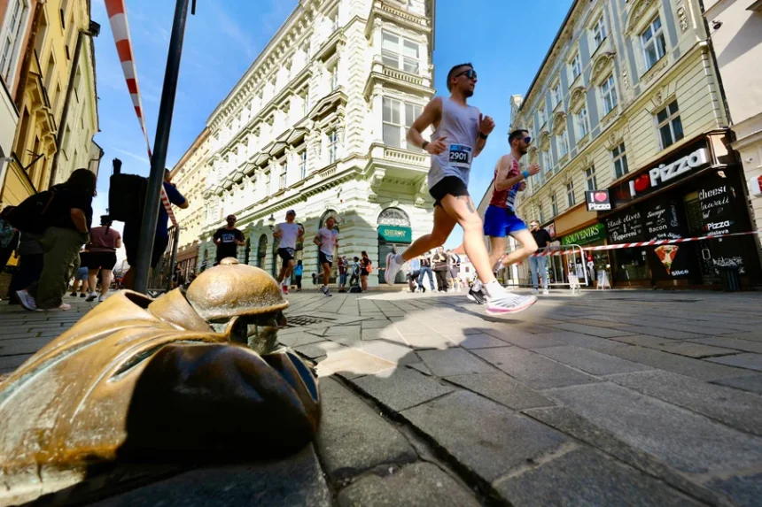 ARCHI-RUN | Pridáte sa na nový architektonický beh mestom? 1 ARCHI RUN 2026 TITLE kopie